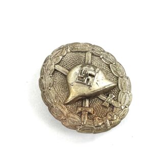 Uniforms Badges and Insignias Medals German WWII Original